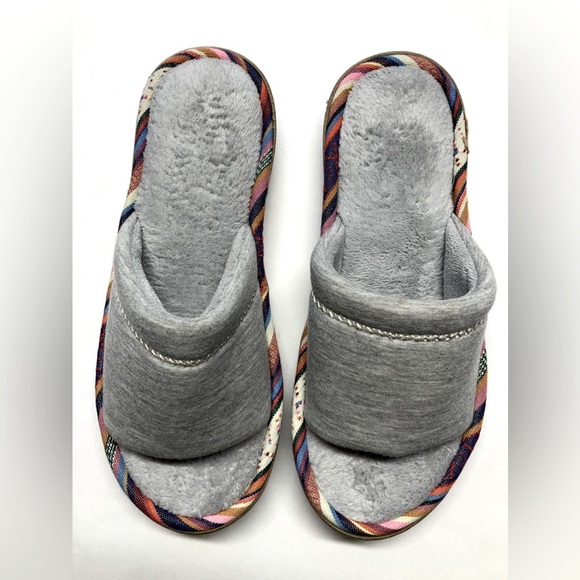 Isotoner Women’s Knit Slide Slippers, 7.5-8, Gray, Faux Fur. - Picture 3 of 5